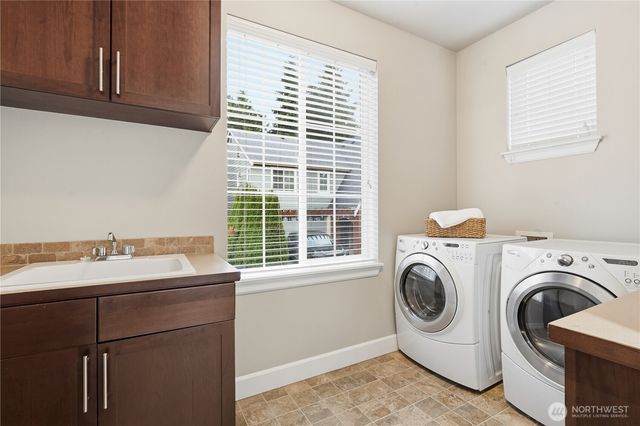 12325 NE 86th Way, Kirkland, WA 98033