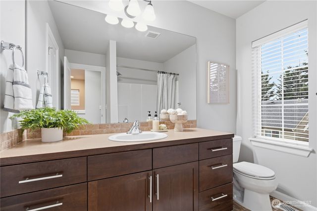 12325 NE 86th Way, Kirkland, WA 98033