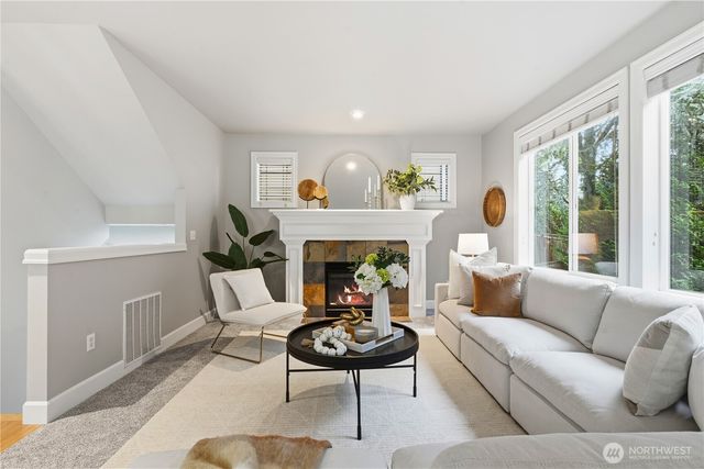 12325 NE 86th Way, Kirkland, WA 98033