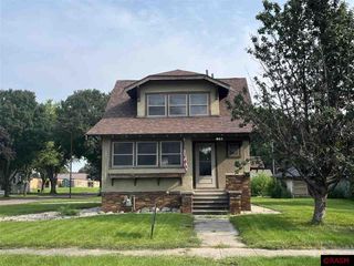 503 S 9th Avenue, St. James, MN 56081