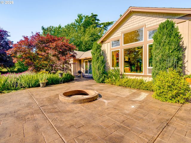 31860 Sw PEACH COVE Rd, West Linn, OR 97068