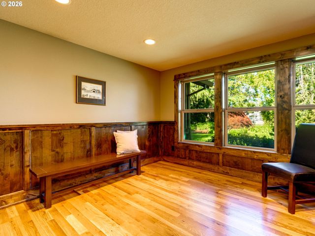 31860 Sw PEACH COVE Rd, West Linn, OR 97068