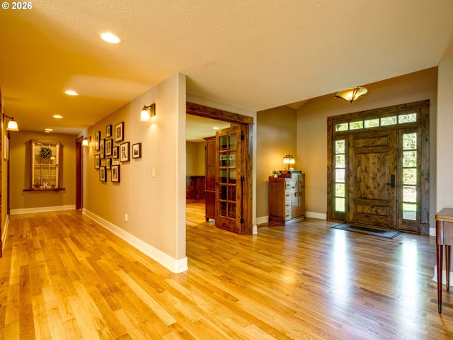 31860 Sw PEACH COVE Rd, West Linn, OR 97068