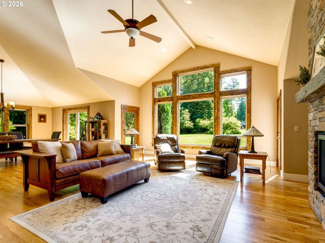 31860 Sw PEACH COVE Rd, West Linn, OR 97068