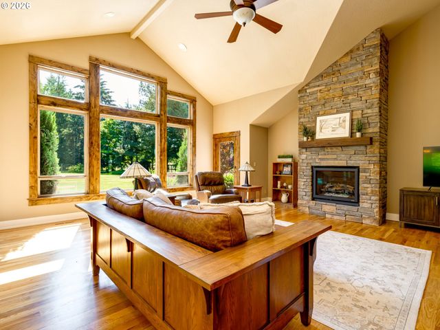 31860 Sw PEACH COVE Rd, West Linn, OR 97068