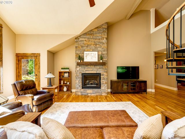 31860 Sw PEACH COVE Rd, West Linn, OR 97068