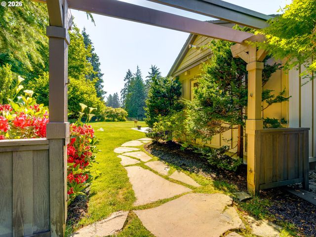 31860 Sw PEACH COVE Rd, West Linn, OR 97068
