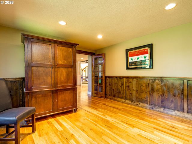 31860 Sw PEACH COVE Rd, West Linn, OR 97068