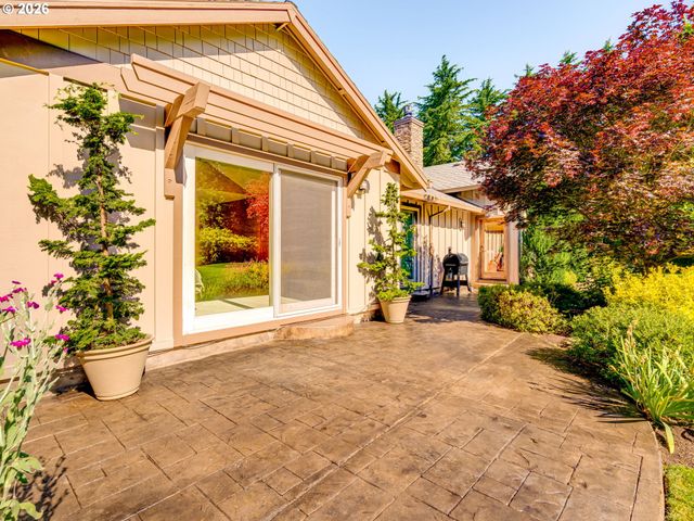 31860 Sw PEACH COVE Rd, West Linn, OR 97068
