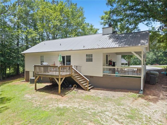 18 Chickasaw Trail, Cleveland, GA 30528