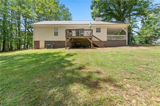 18 Chickasaw Trail, Cleveland, GA 30528