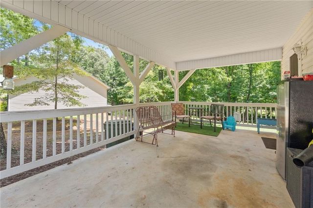 18 Chickasaw Trail, Cleveland, GA 30528