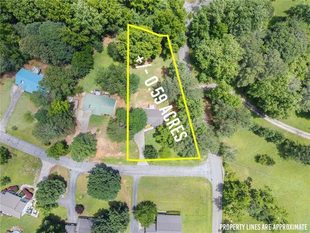 18 Chickasaw Trail, Cleveland, GA 30528