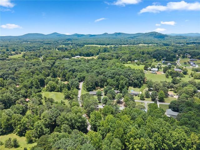 18 Chickasaw Trail, Cleveland, GA 30528