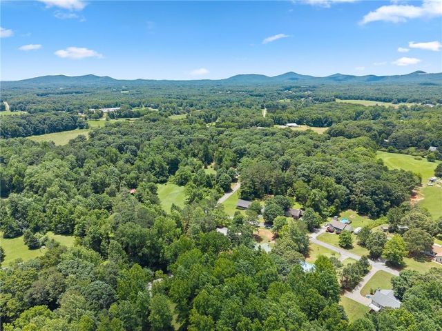 18 Chickasaw Trail, Cleveland, GA 30528