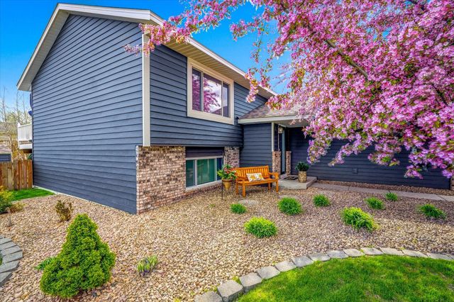840 County Road D East, Little Canada, MN 55109