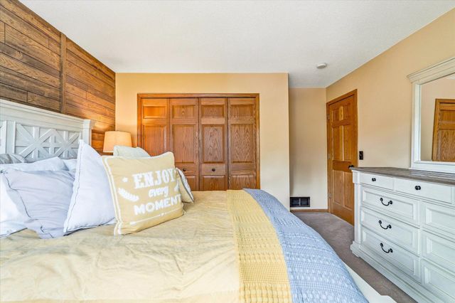 840 County Road D East, Little Canada, MN 55109