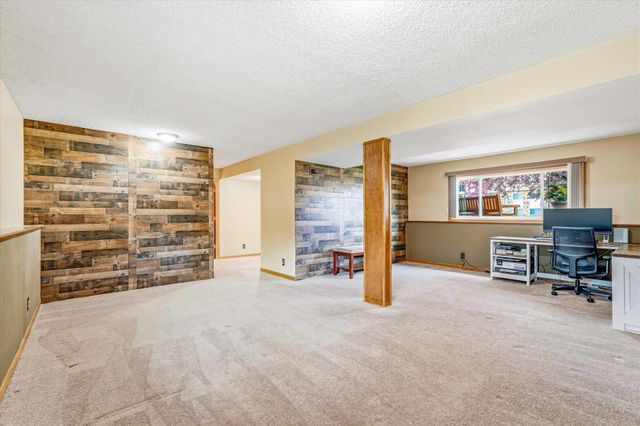 840 County Road D East, Little Canada, MN 55109