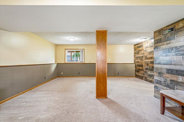 840 County Road D East, Little Canada, MN 55109