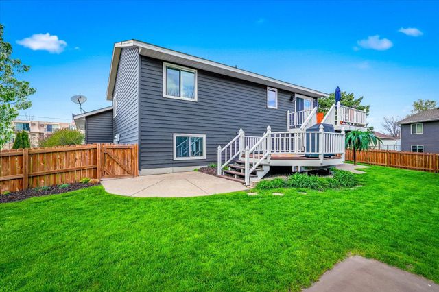 840 County Road D East, Little Canada, MN 55109