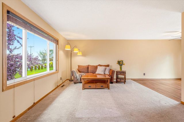 840 County Road D East, Little Canada, MN 55109