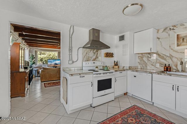 2723 N Richey Boulevard, Tucson, AZ 85716