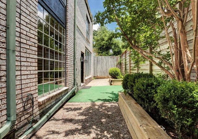 7937 Woodway Drive, Houston, TX 77063