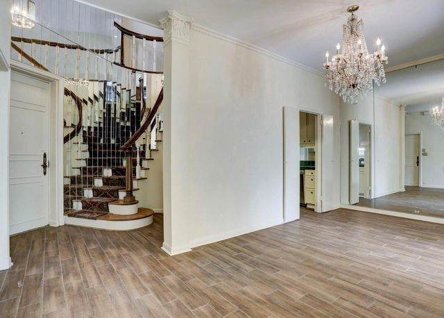 7937 Woodway Drive, Houston, TX 77063