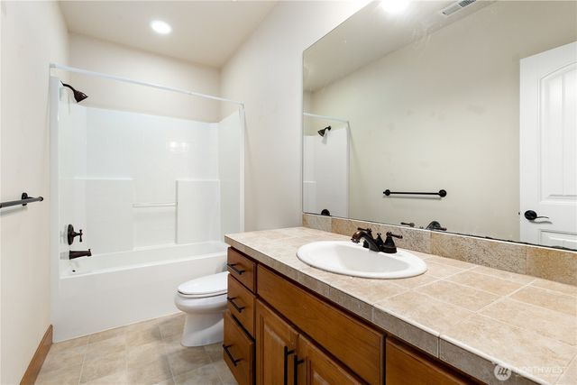 7106 71st Avenue NW, Gig Harbor, WA 98335