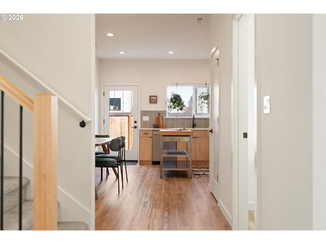 5793 Se RAMONA St, Portland, OR 97206