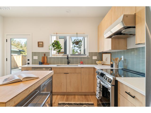 5793 Se RAMONA St, Portland, OR 97206