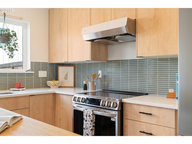 5793 Se RAMONA St, Portland, OR 97206