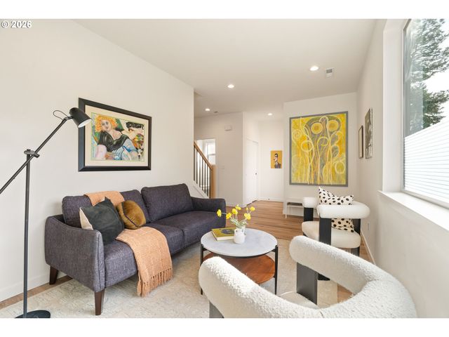 5793 Se RAMONA St, Portland, OR 97206