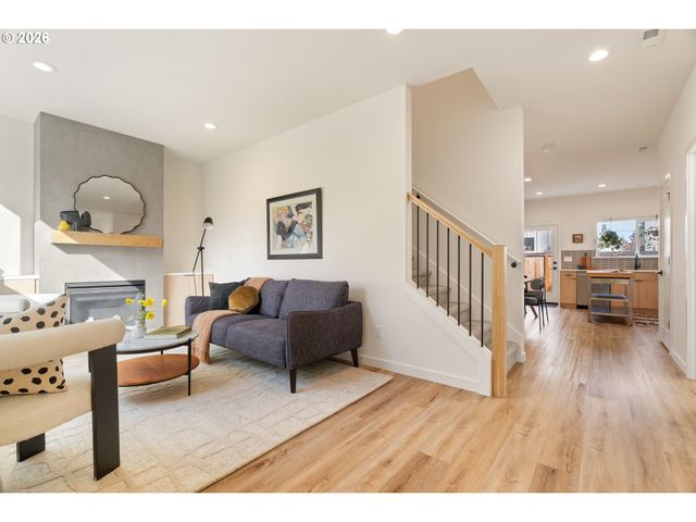 5793 Se RAMONA St, Portland, OR 97206
