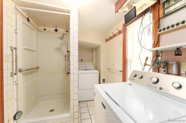 712 E Grand River Avenue, Fowlerville, MI 48836