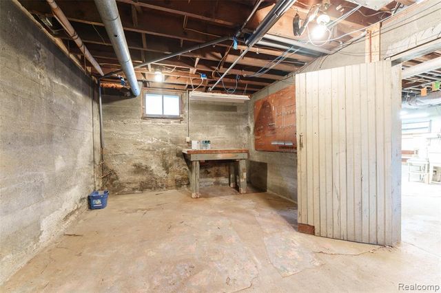 712 E Grand River Avenue, Fowlerville, MI 48836