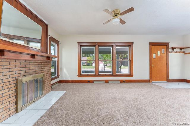 712 E Grand River Avenue, Fowlerville, MI 48836