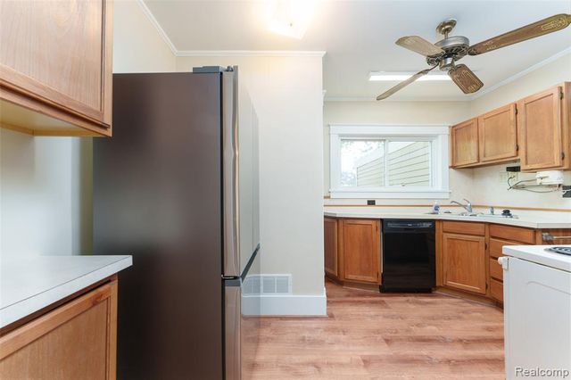 712 E Grand River Avenue, Fowlerville, MI 48836
