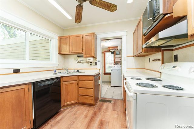 712 E Grand River Avenue, Fowlerville, MI 48836