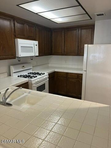 1119 Via Montoya 20, Camarillo, CA 93010