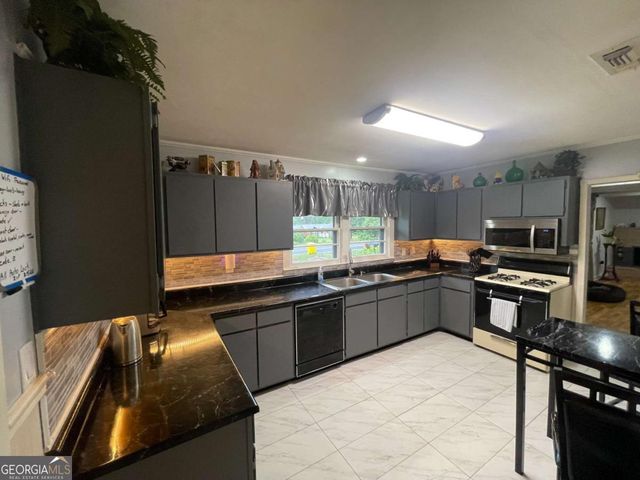 57 E Dogwood Drive, Jacksonville, GA 31544