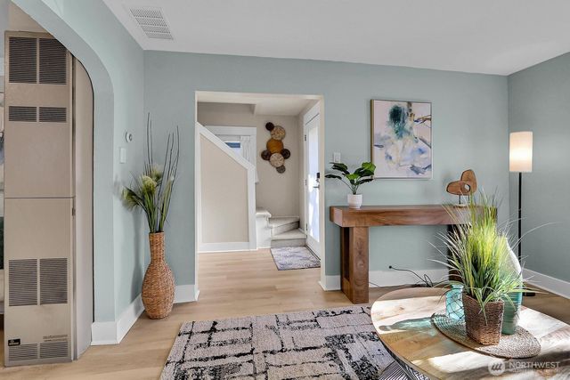 2850 NW 65th Street, Seattle, WA 98117