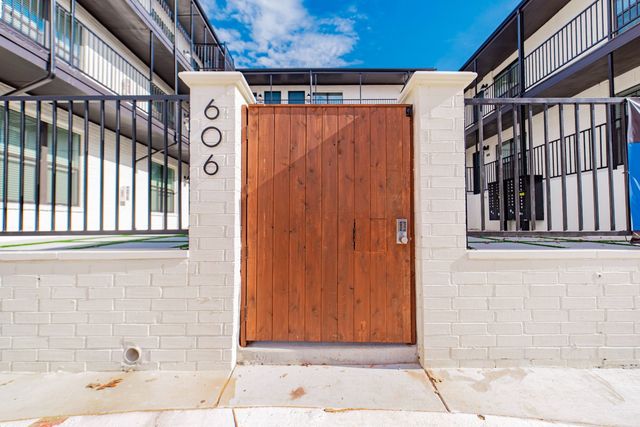 606 N Marsalis Avenue 210, Dallas, TX 75203