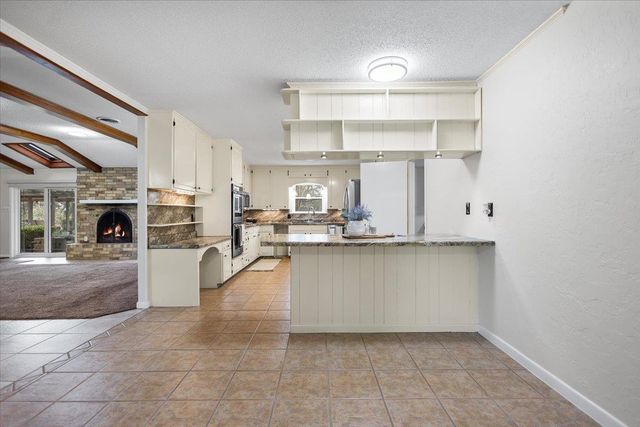 2320 Grangeway Rd, Marshall, TX 75672