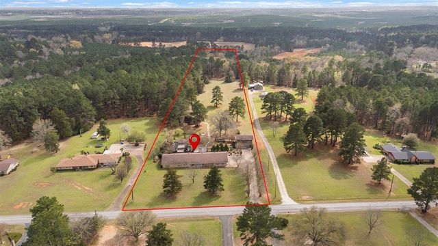 2320 Grangeway Rd, Marshall, TX 75672