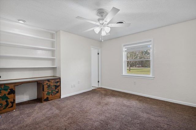 2320 Grangeway Rd, Marshall, TX 75672