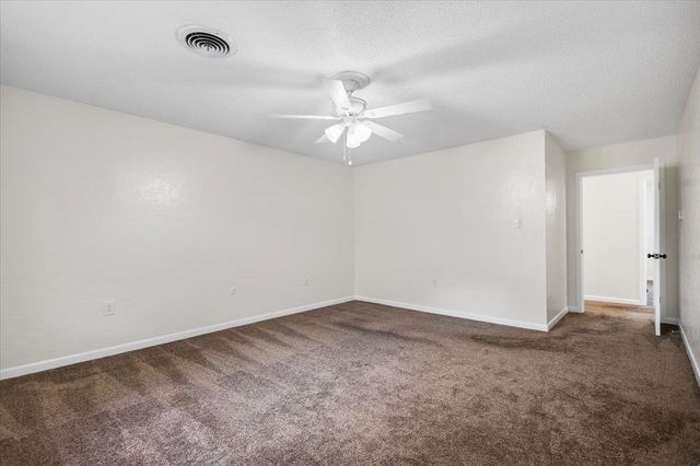 2320 Grangeway Rd, Marshall, TX 75672