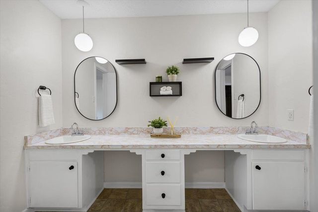 2320 Grangeway Rd, Marshall, TX 75672