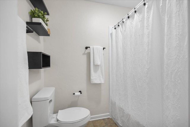 2320 Grangeway Rd, Marshall, TX 75672