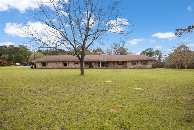2320 Grangeway Rd, Marshall, TX 75672